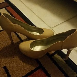 Tan/nude Guess platform heels