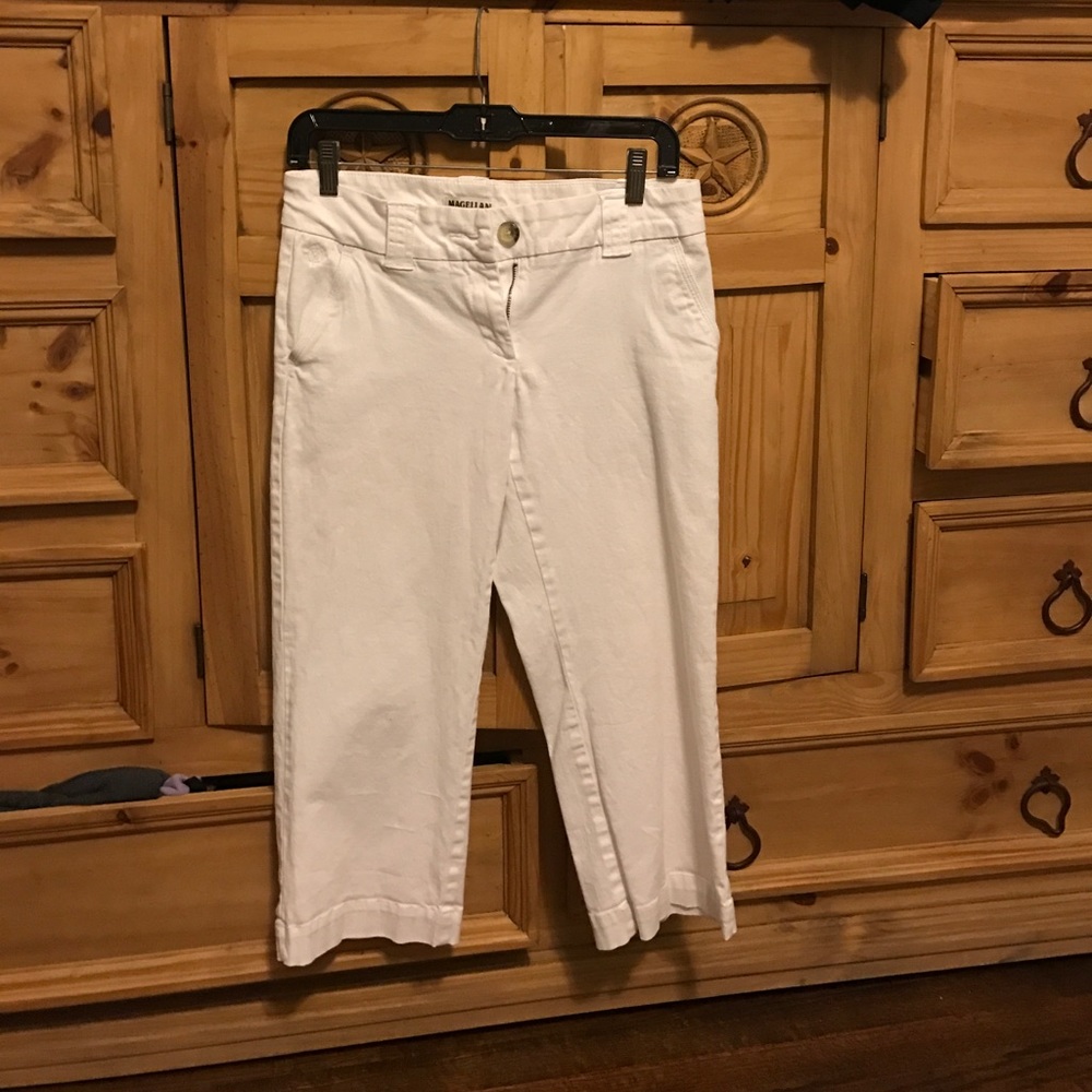 White Capri pants