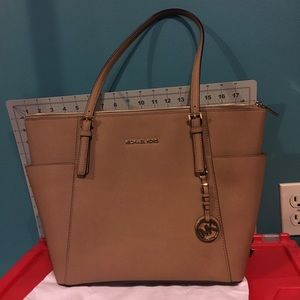 Michael Kors jet set top zip tote