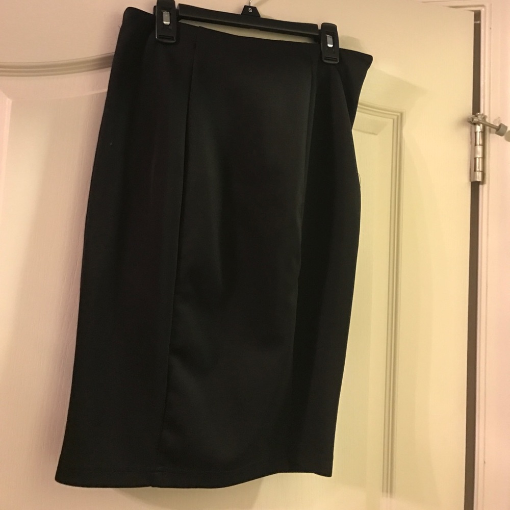 Black pencil skirt with slit