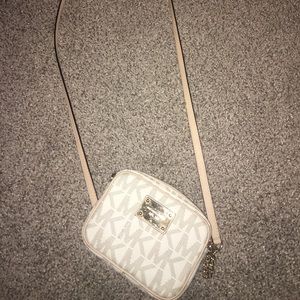 Micheal Kors Crossbody