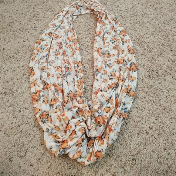 Floral infinity scarf - Picture 1 of 1