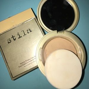 Stila perfectly poreless puffy perfector