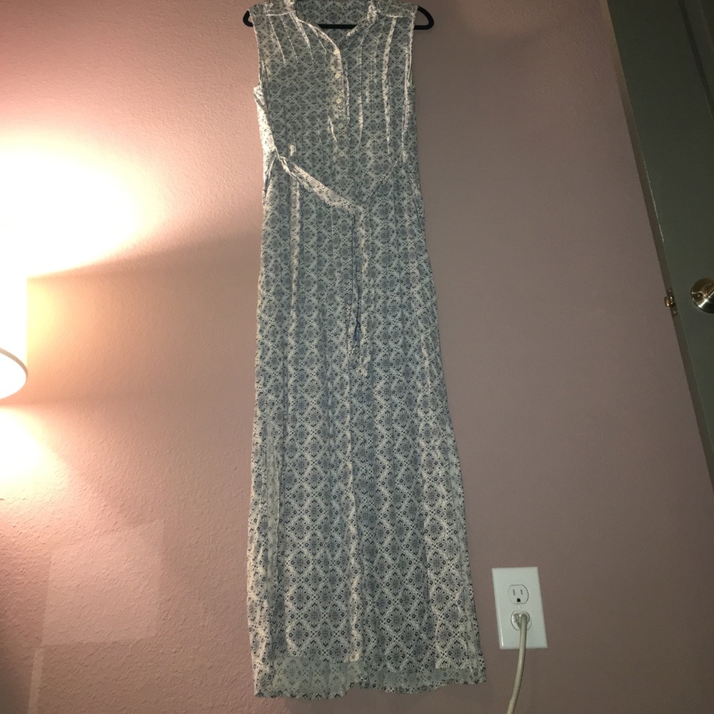 Maxi dress with belt