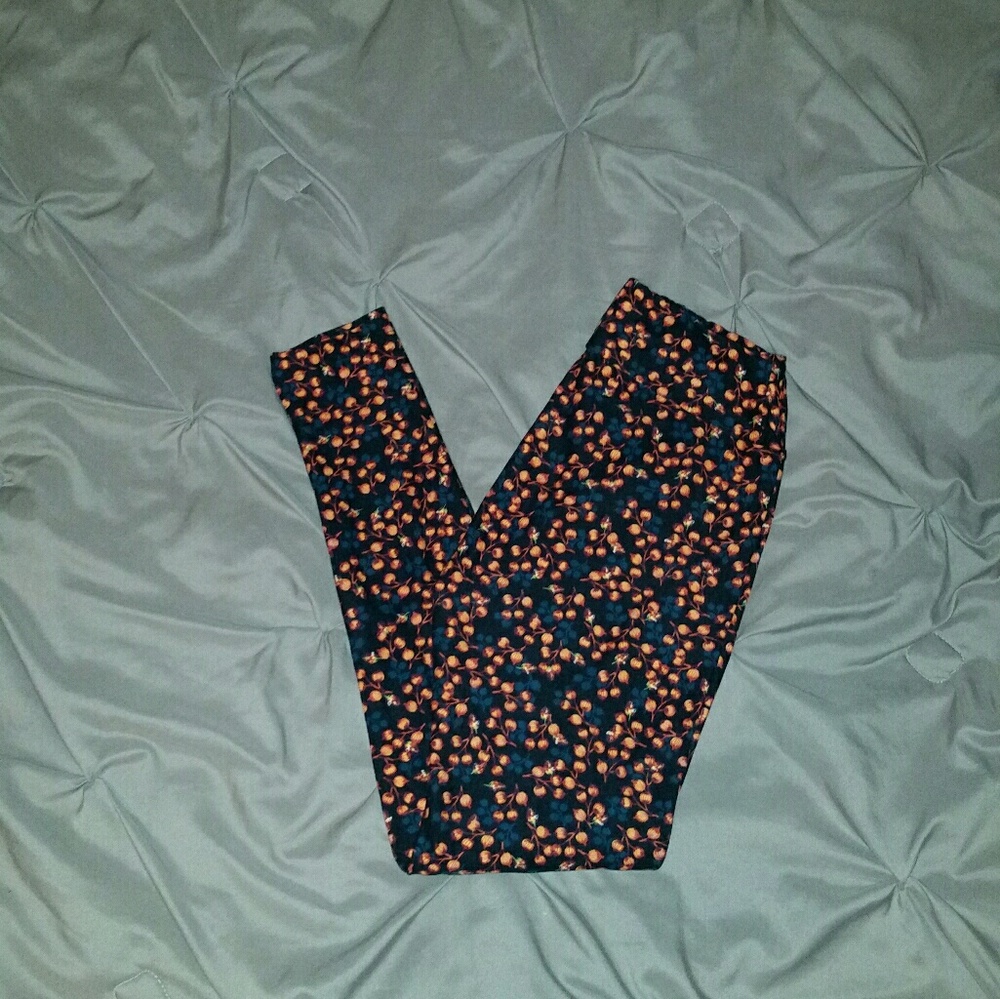 NEW LuLaRoe OS Leggings Black Orange Berries