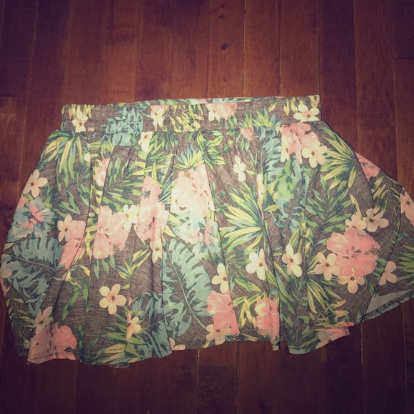 Floral skirt 100% polyester - Picture 1 of 1