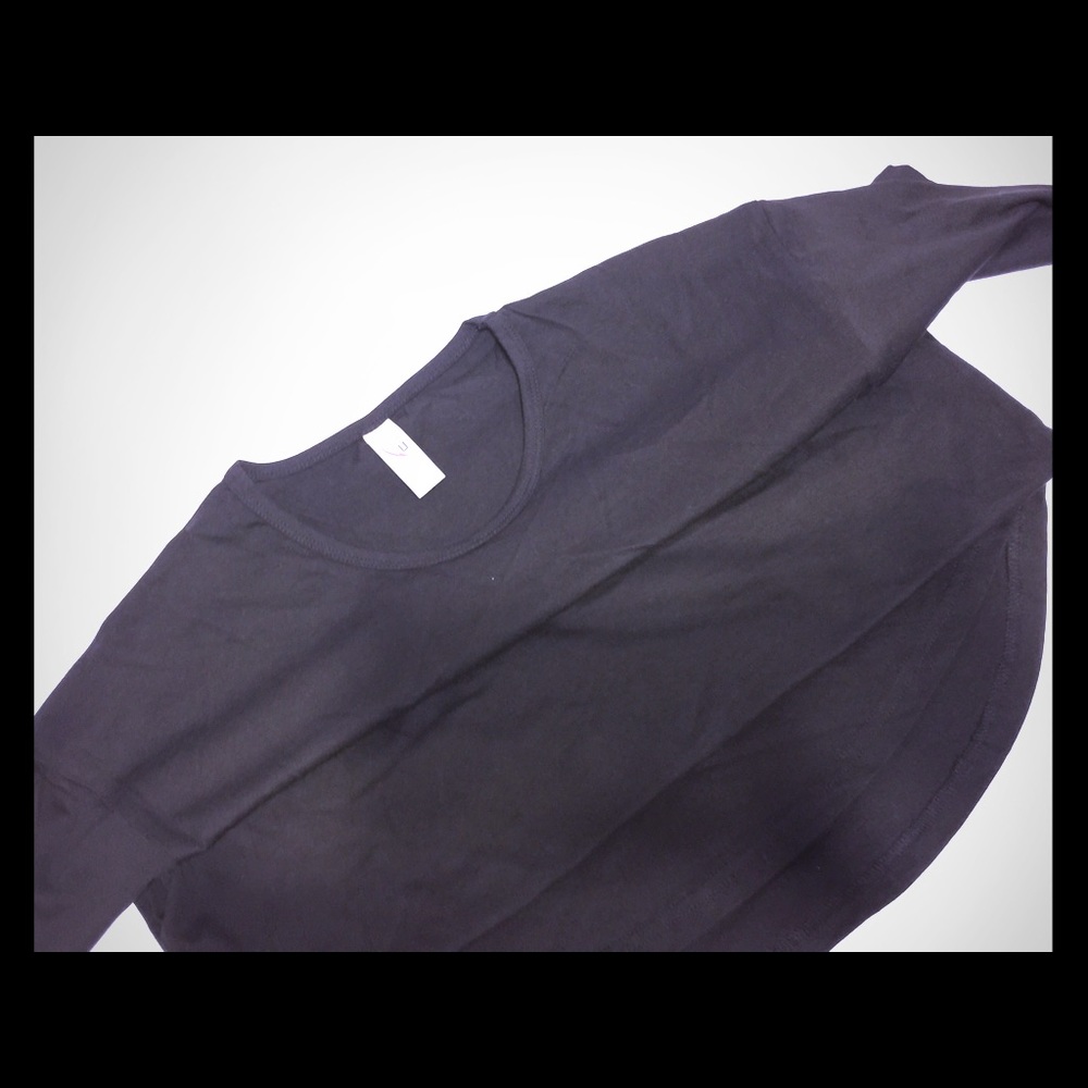 Unisex Black Long Curve Tail T-Shirt