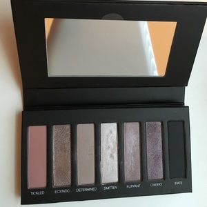 Younique Addiction Pallette 3