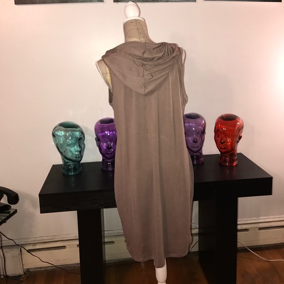 BRAND NEW HOODED DRESS W/KANGAROO POCKET - Picture 2 of 4