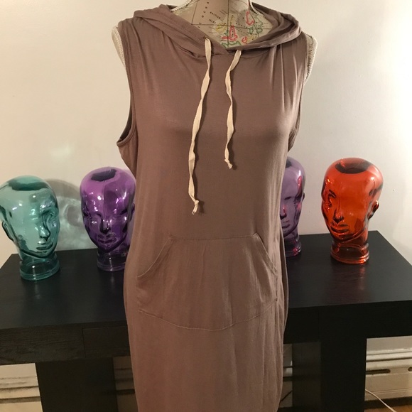 BRAND NEW HOODED DRESS W/KANGAROO POCKET - Picture 4 of 4