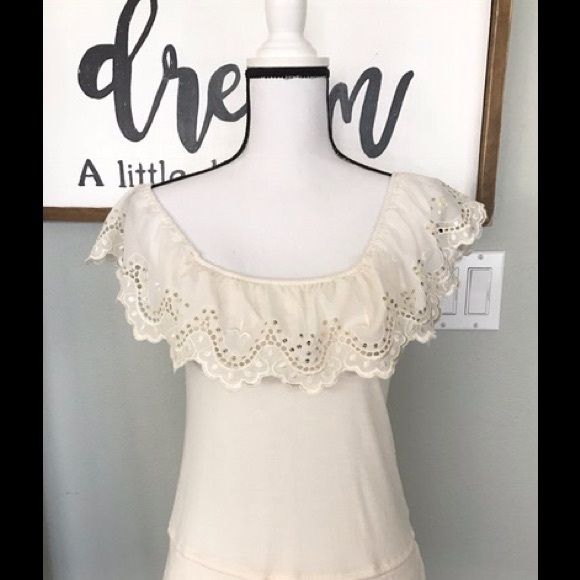 Banana Republic Tops - 🌺 Banana Republic ruffle top