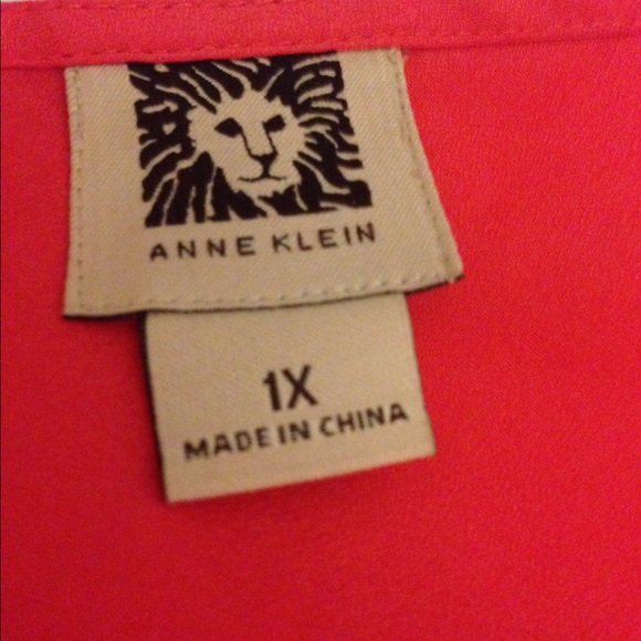 Plus summer top bundle - Picture 2 of 5