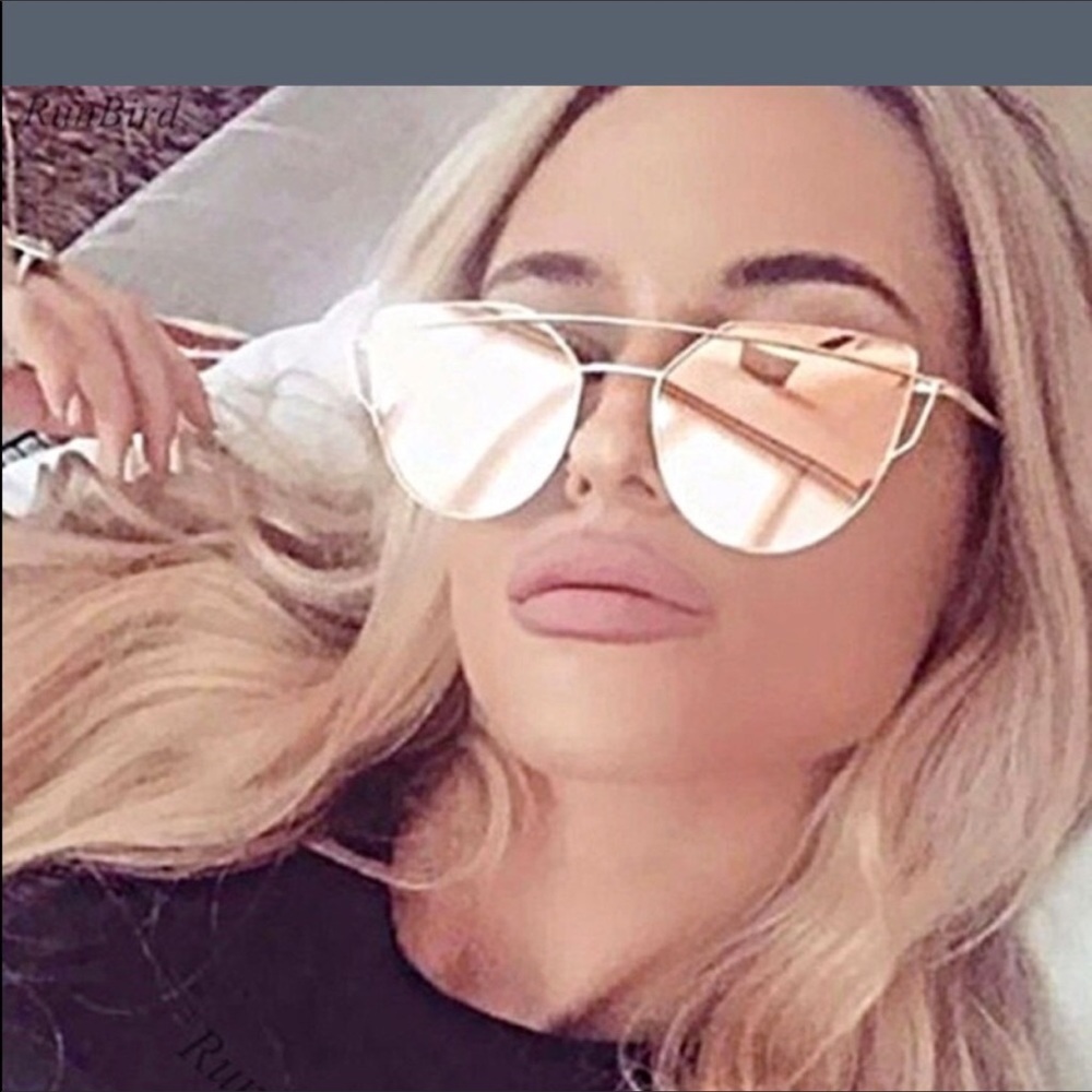 Host Pick 💗 Gold and pink mirror cat eyed sunglasses & pouch