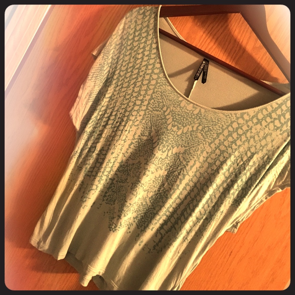 Lightweight knit TOP Size Small