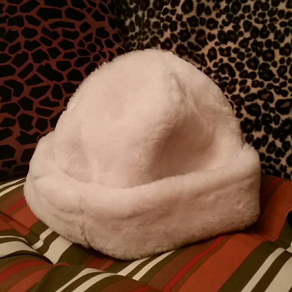 Luxurious warm winter hat