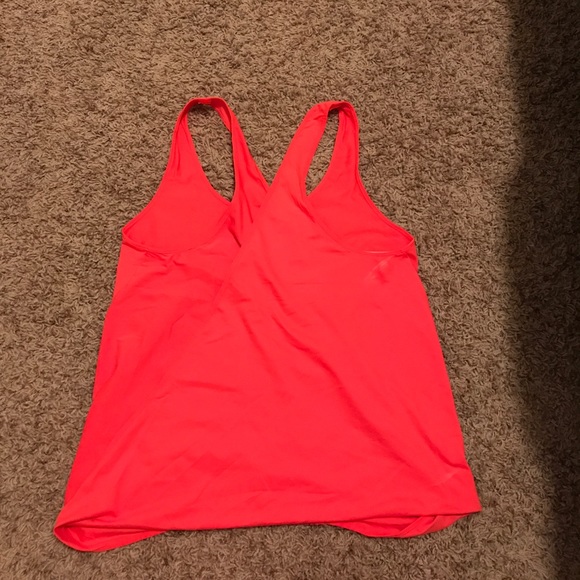 Workout top - Picture 2 of 2