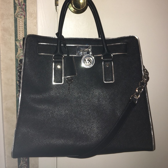 Michael Kors Handbags - Michael Kors Hamilton