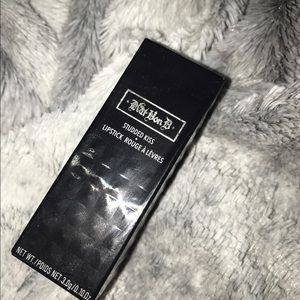Kat Von D lipstick | in the shade AGATHA