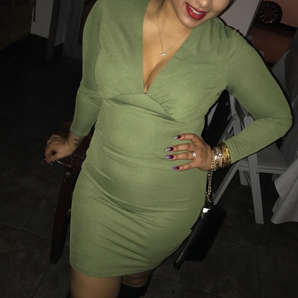 Large deep v neck long sleeve midi dress