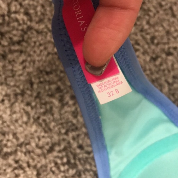 Victoria's secret bathing suit - Picture 3 of 4