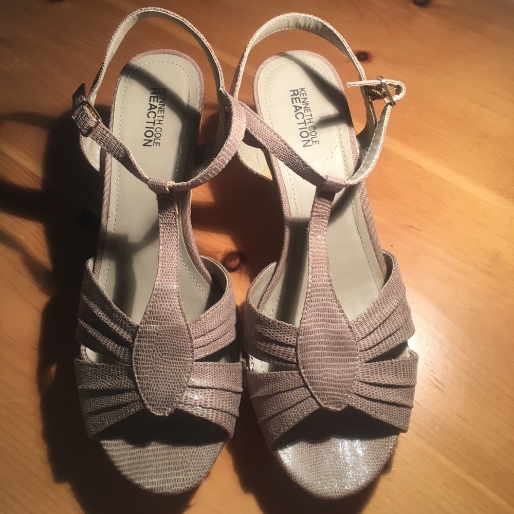 Kenneth Cole Reaction Nude Wedges. Size 8 1/2.