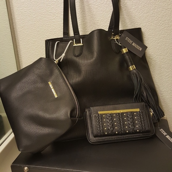 Steve Madden Handbags - NEW Black Steve Madden Wallet