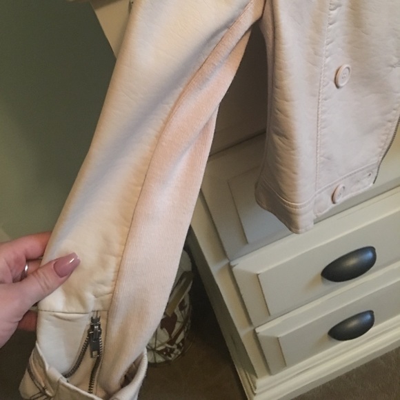 Leather jacket - Picture 2 of 3