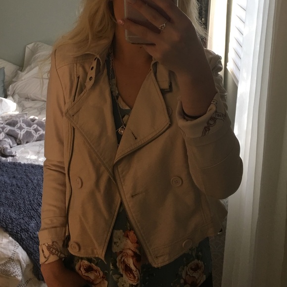 Leather jacket - Picture 3 of 3