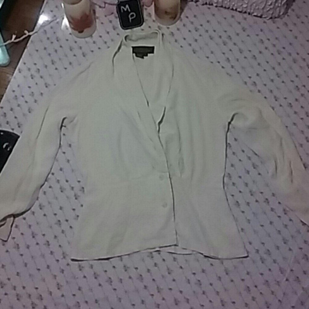 Cream colored long sleeve blouse!