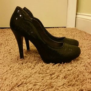 Fabulous black dress pumps