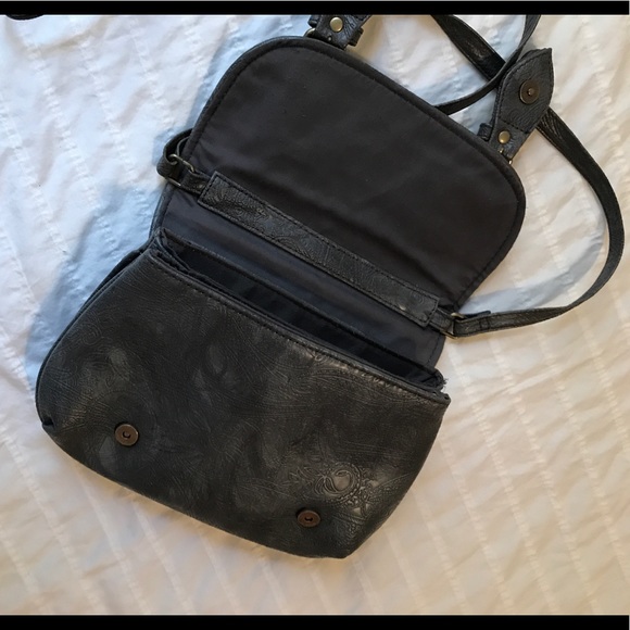 Gray Faux Leather Cross Body Purse!! Ecote / UO - Picture 3 of 4