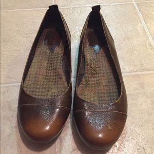 Born leather flat
