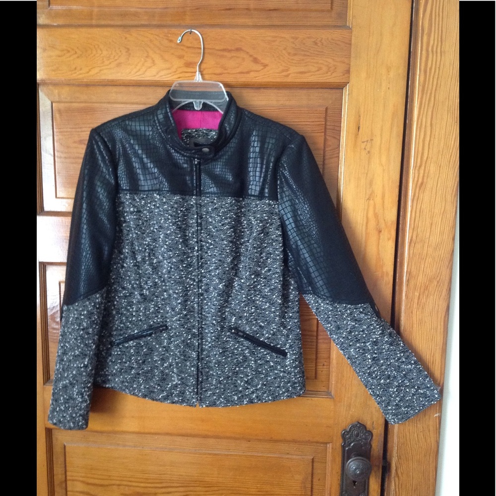 Great jacket with leather details!