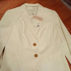 Brand new white size 6p blazer banana republic!