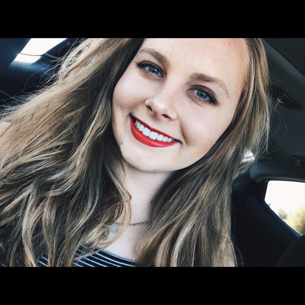 Meet your Posher, Abby