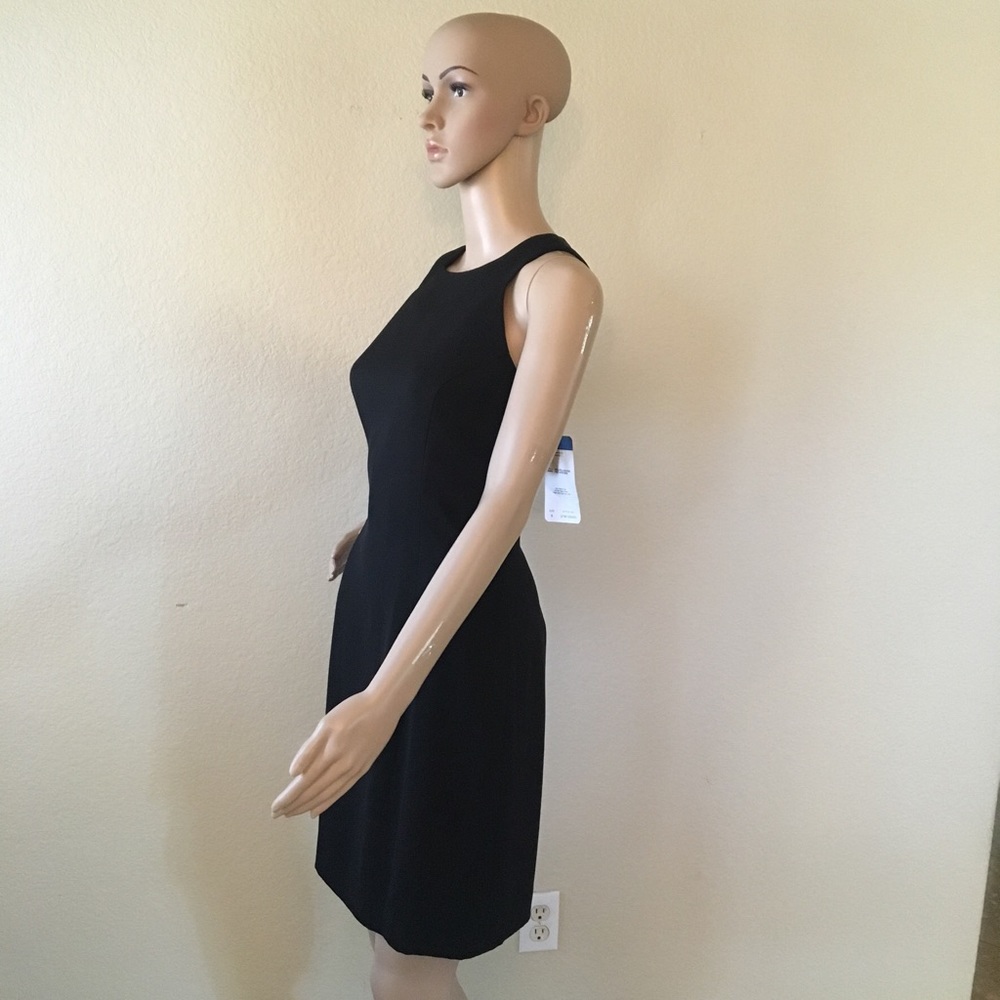AdRiaNna PaPell ab0ve tHe knEe drEsS - Picture 3 of 11