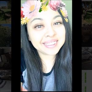 Meet your Posher, Violeta