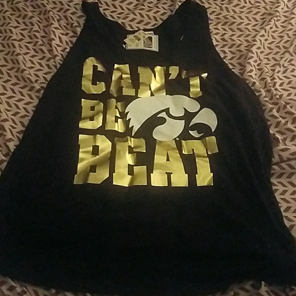 BNWT vs pink U of I tank 🌞weekend sale🌞