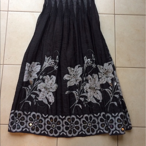 Cute strapless Dress or wear as Skirt - Picture 3 of 4