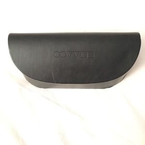 Oliver People's Public School black glasses case