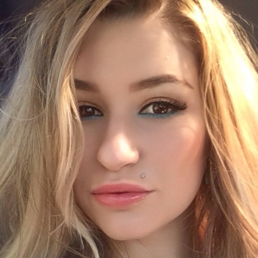 Meet your Posher, Lexis