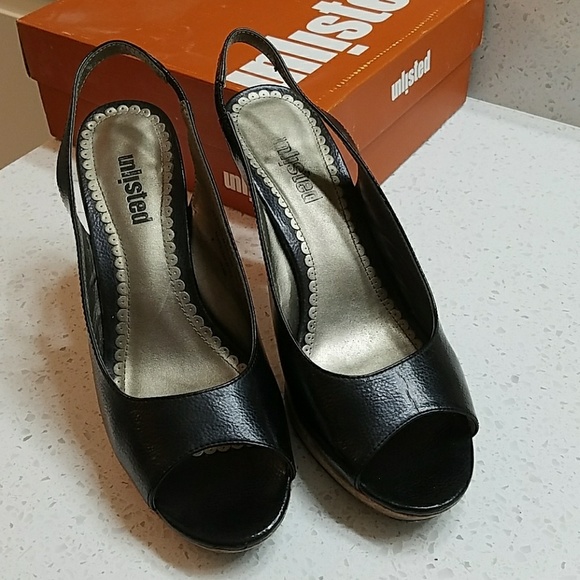 Unlisted. Black Platform Heel - Picture 2 of 7