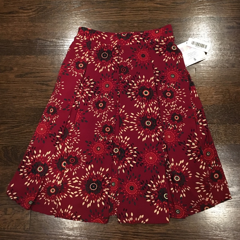 Small LuLaRoe Madison Skirt ❤️