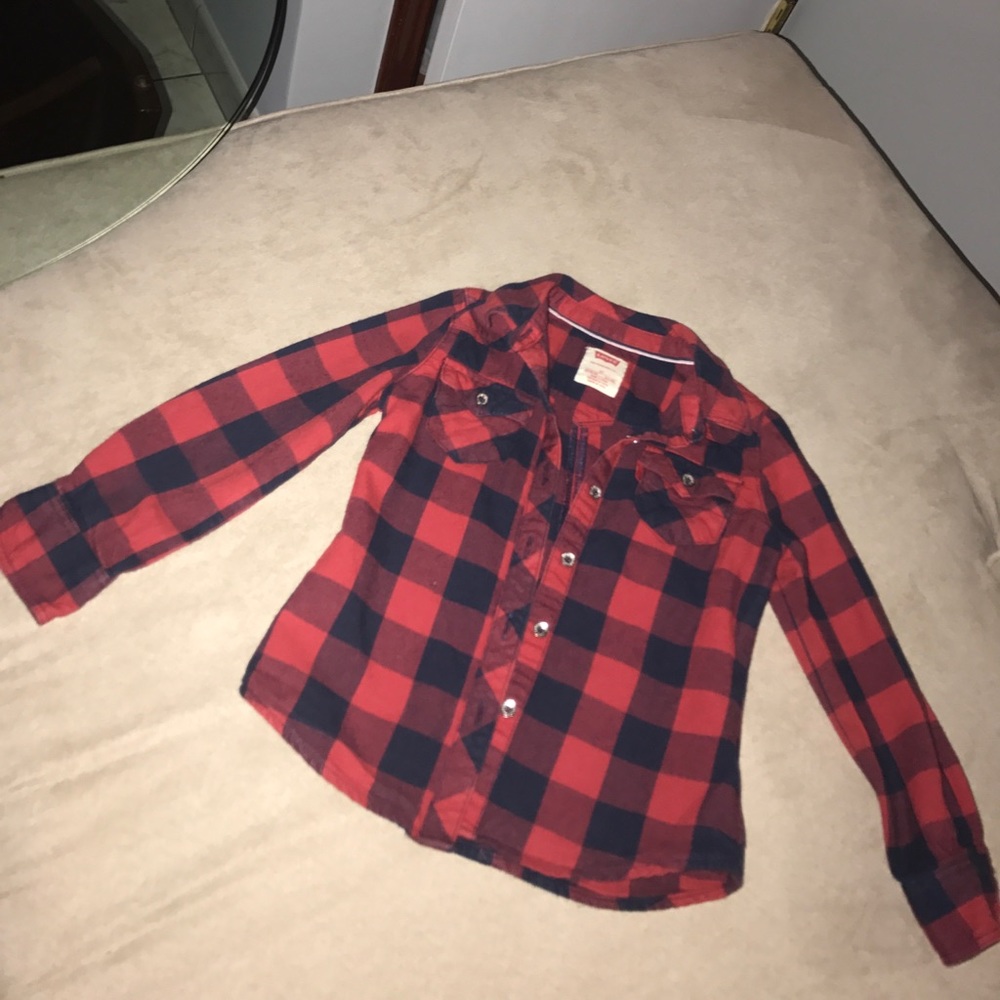 🚫SOLD🚫 Levi's Plaid Button Down Shirt
