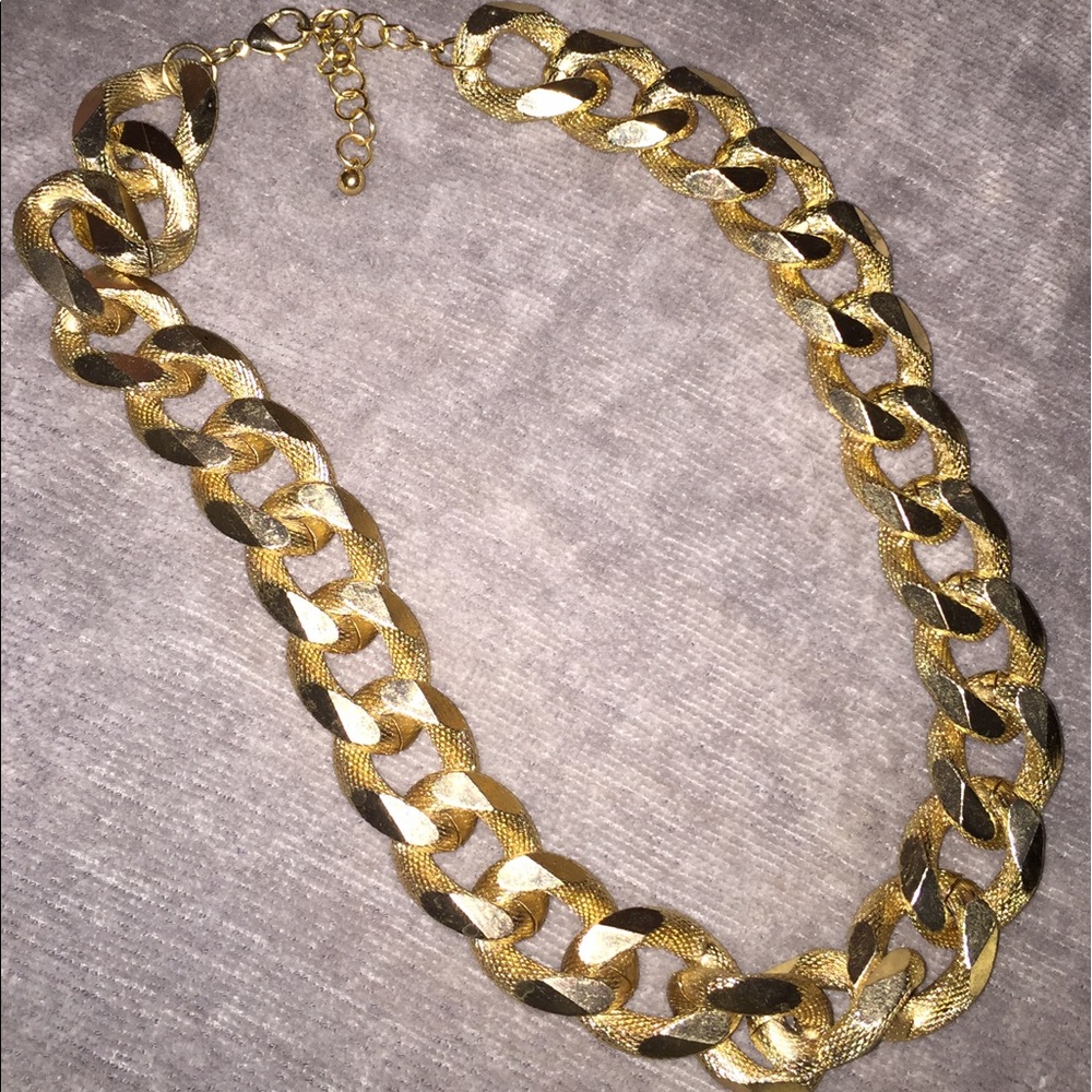 Closing account make an offer or goes to goodwill***** necklace