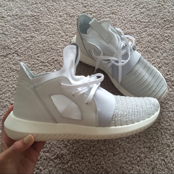 Adidas shoes - Picture 4 of 8