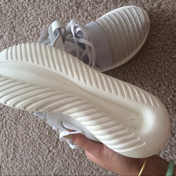 Adidas shoes - Picture 5 of 8