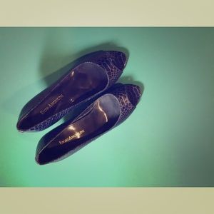 Enzo angiolini navy blue reptile heels 6.5