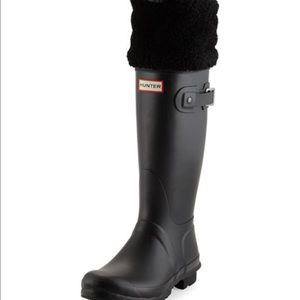 Hunter Shearling Fur-Cuff Welly rain boot Black