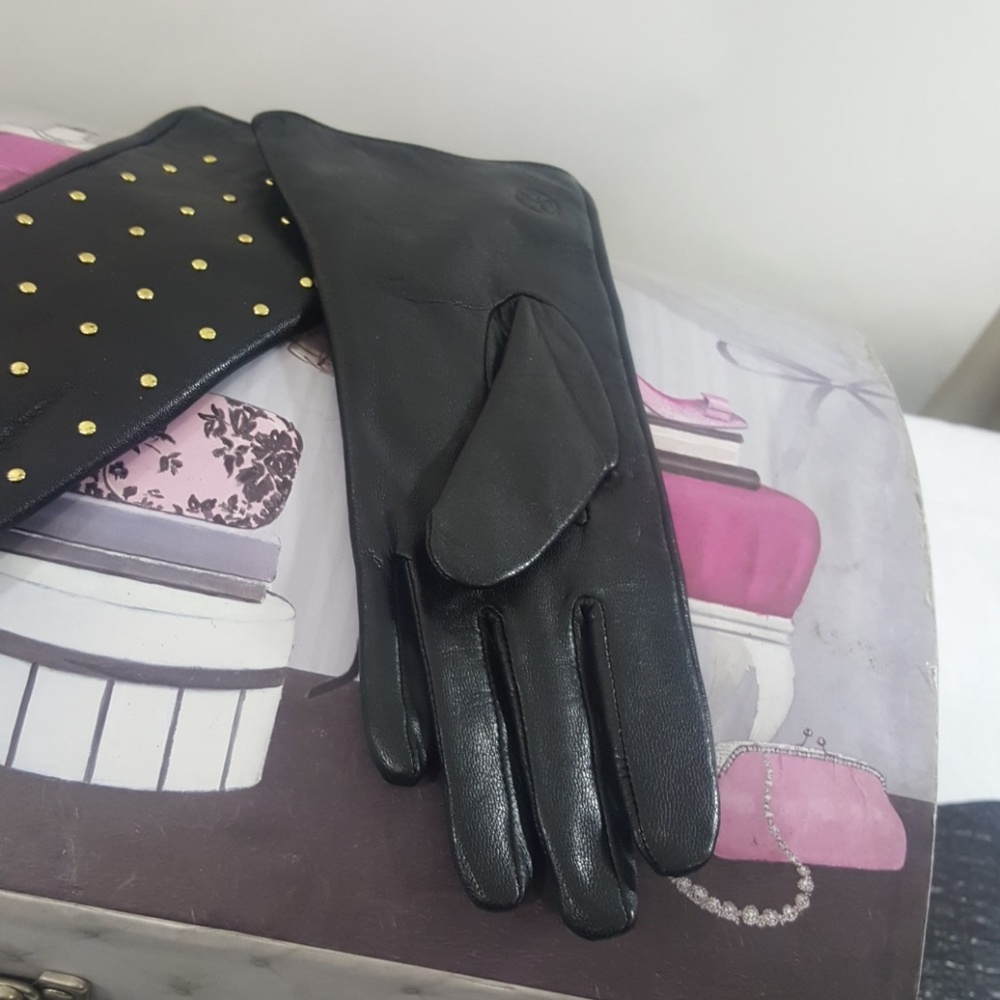 Nwot authentic Tory Burch black and gold gloves - Picture 2 of 5